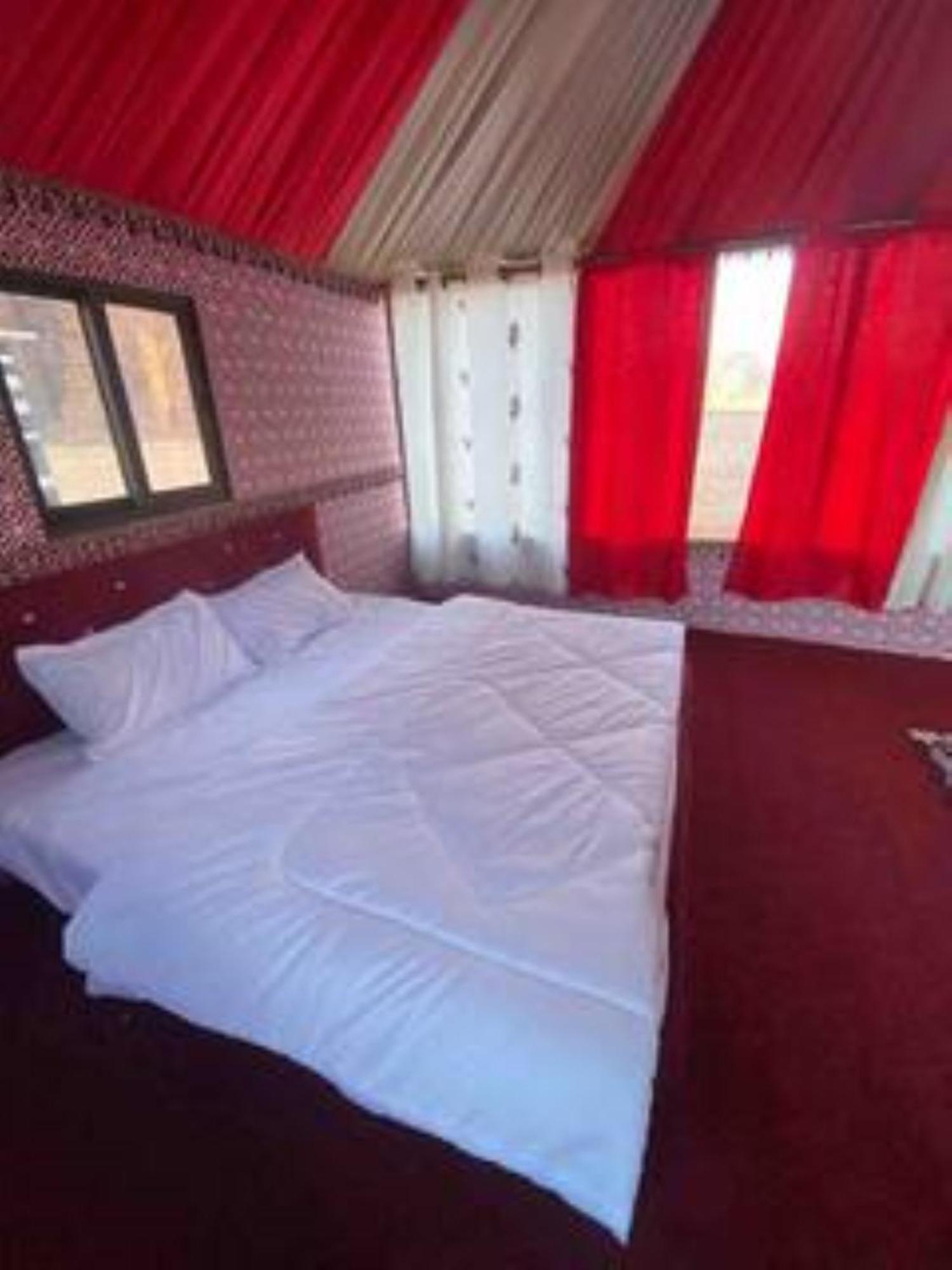 مبيت وإفطار وادي رم Calm Camp المظهر الخارجي الصورة
